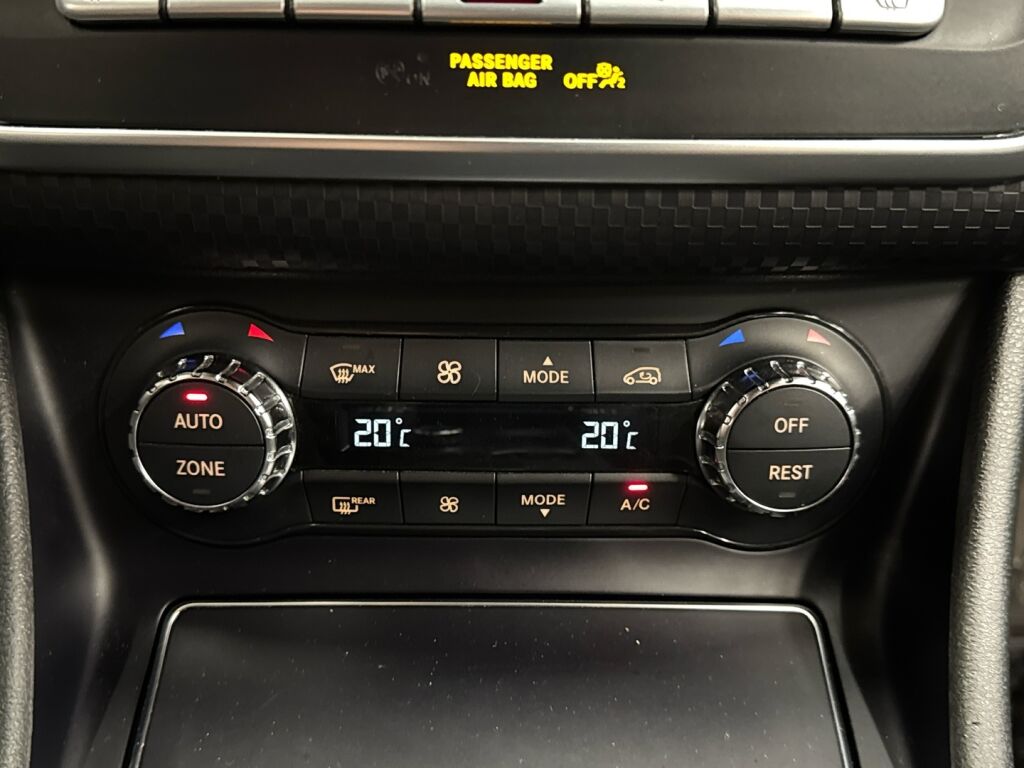 Mercedes-Benz A 2016 Punainen