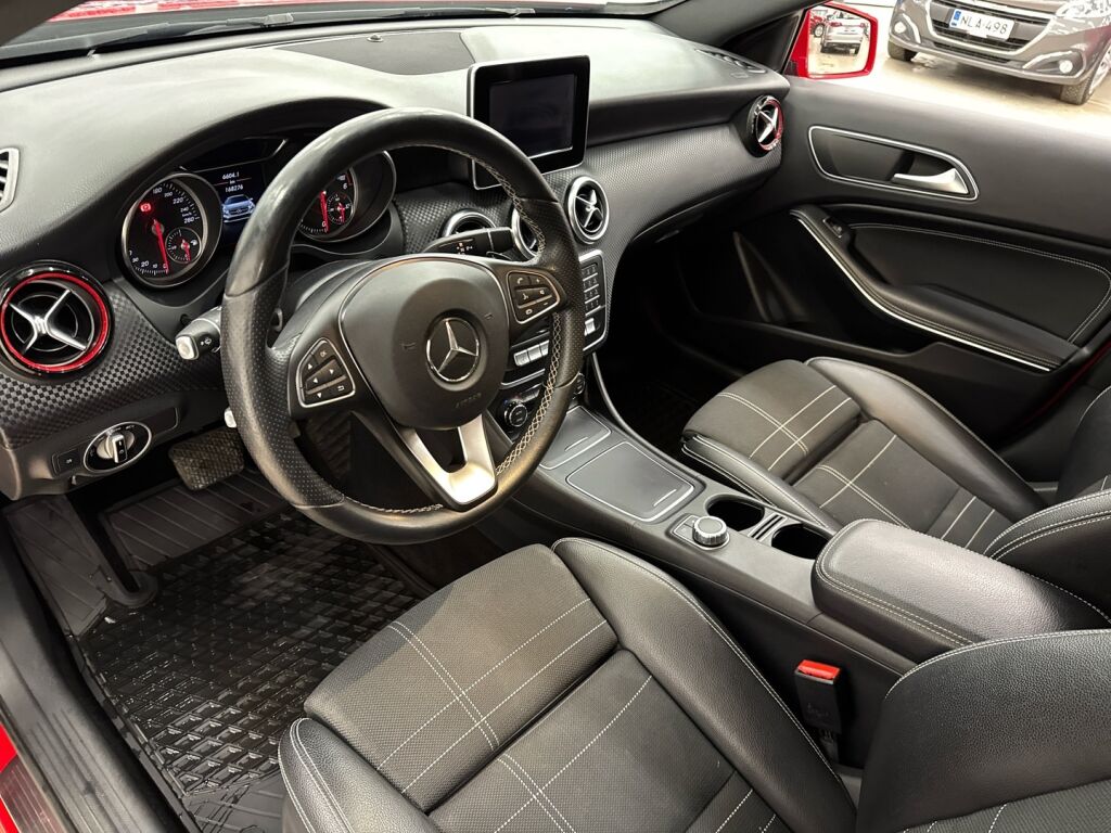 Mercedes-Benz A 2016 Punainen