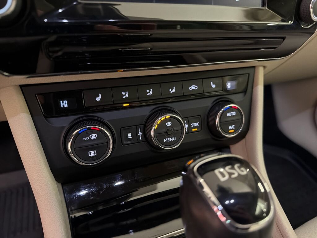 Skoda Superb 2016 Valkoinen