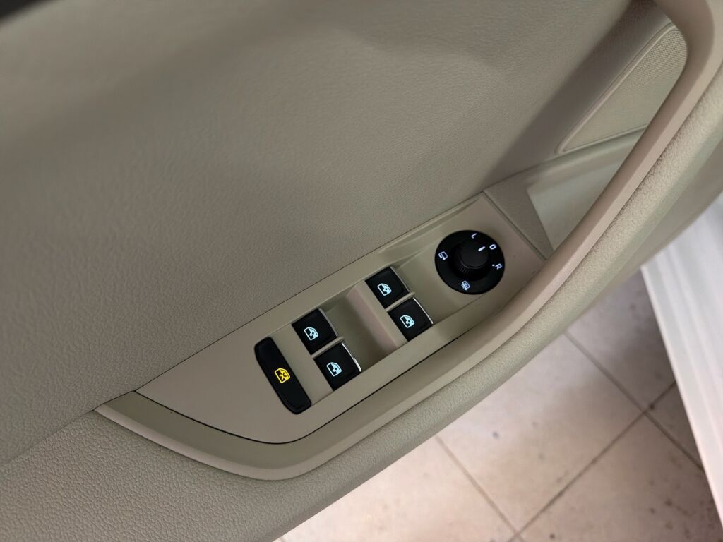 Skoda Superb 2016 Valkoinen