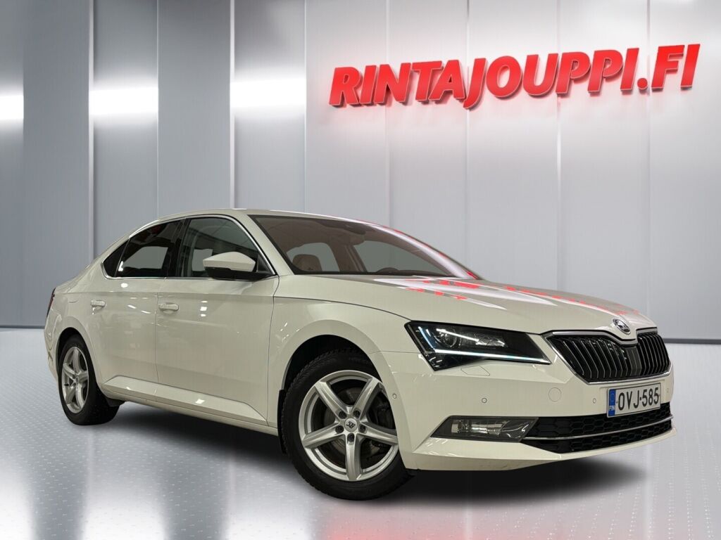 Skoda Superb 2016 Valkoinen