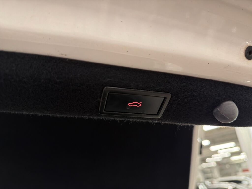 Skoda Superb 2016 Valkoinen