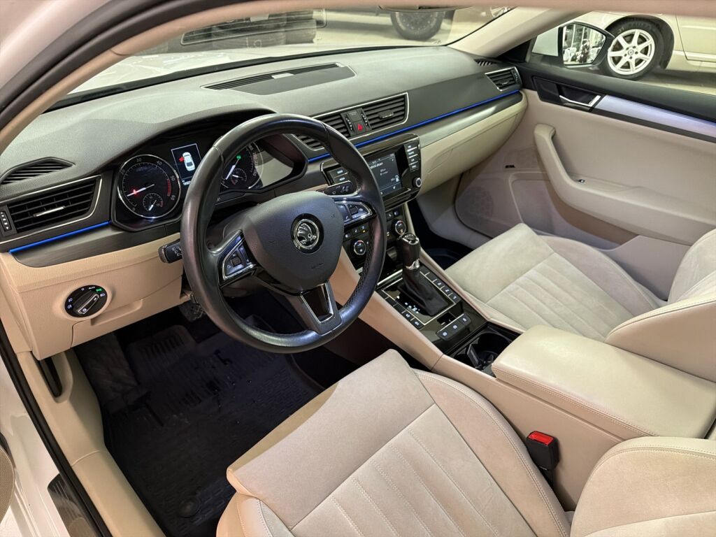 Skoda Superb 2016 Valkoinen