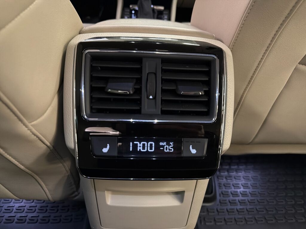 Skoda Superb 2016 Valkoinen