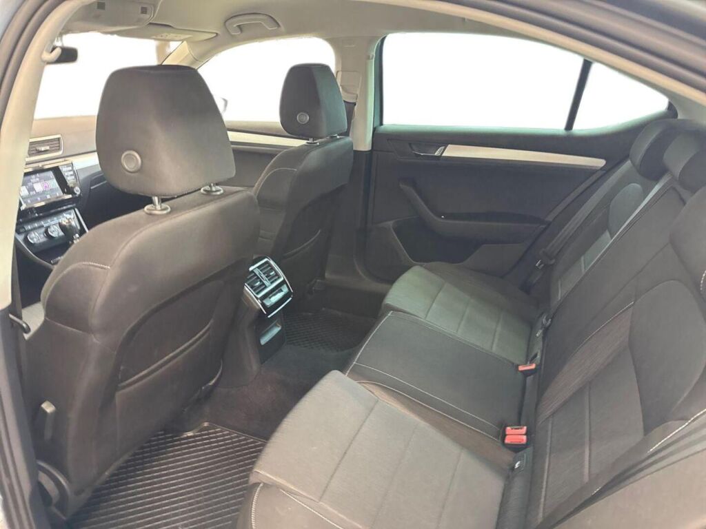 Skoda Superb 2016 Harmaa