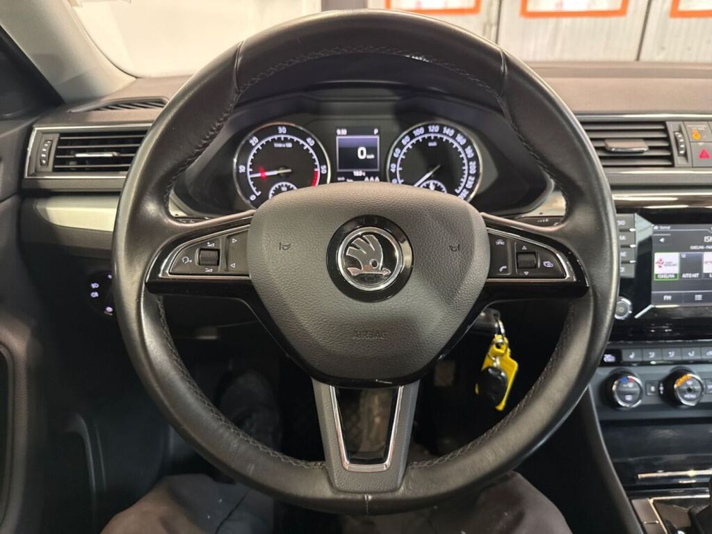 Skoda Superb 2016 Harmaa