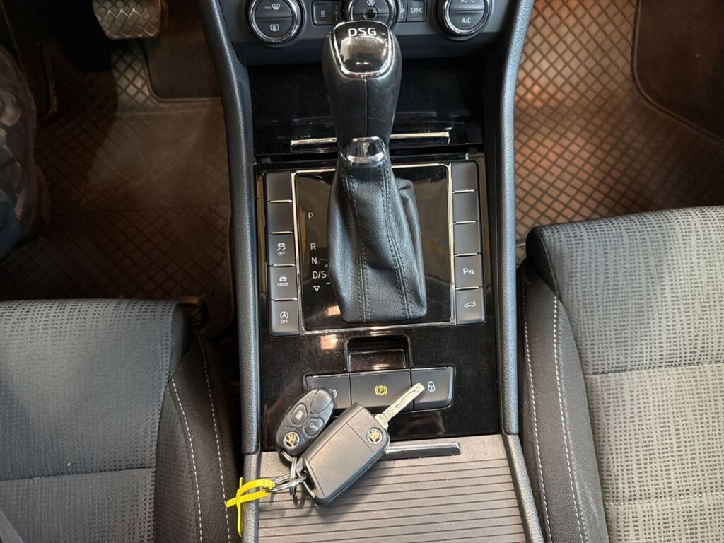 Skoda Superb 2016 Harmaa