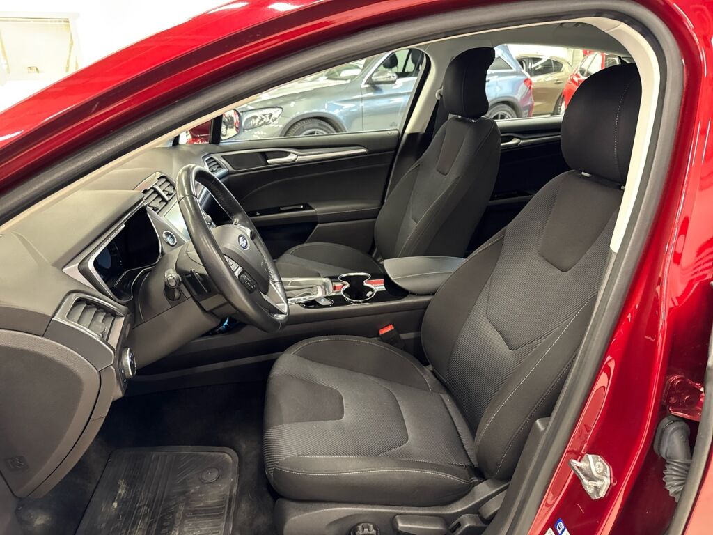 Ford Mondeo 2016 Punainen