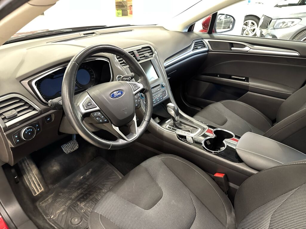 Ford Mondeo 2016 Punainen