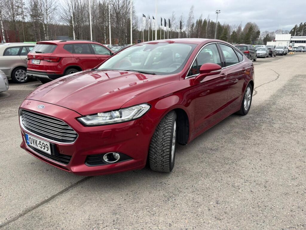 Ford Mondeo 2016 Punainen