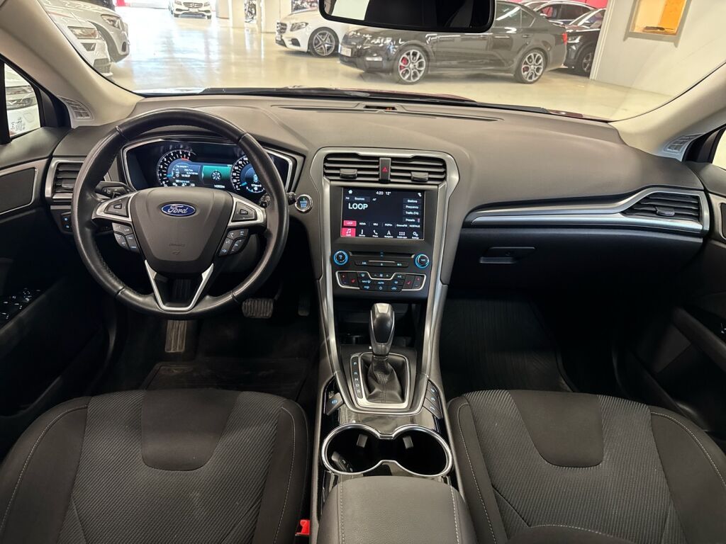 Ford Mondeo 2016 Punainen