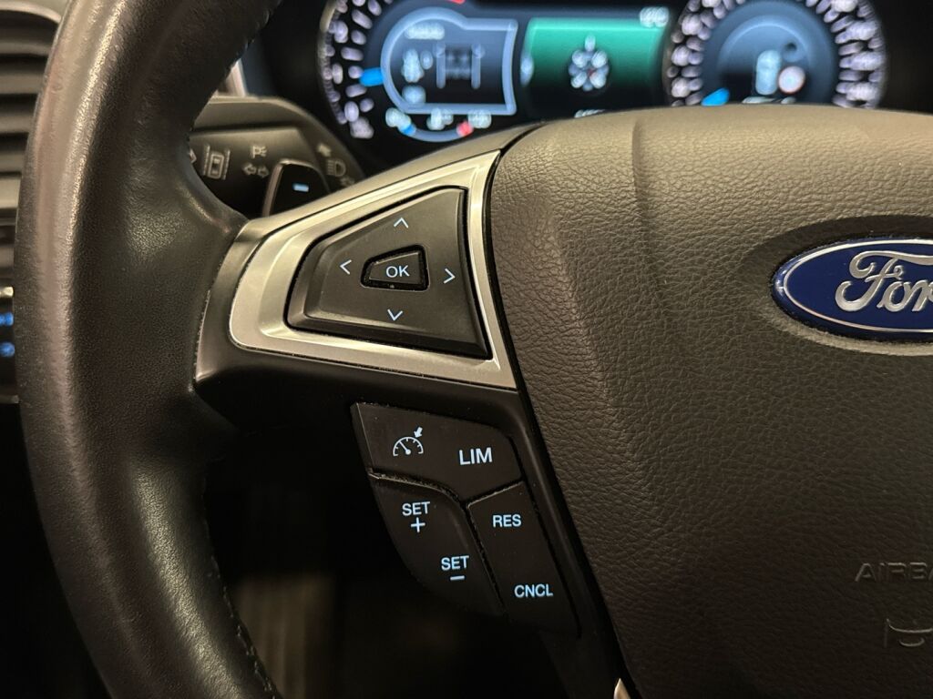 Ford Mondeo 2016 Punainen