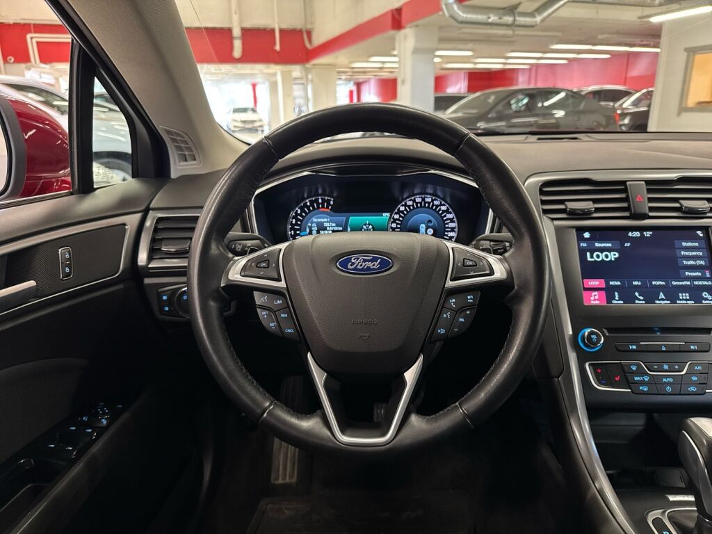 Ford Mondeo 2016 Punainen