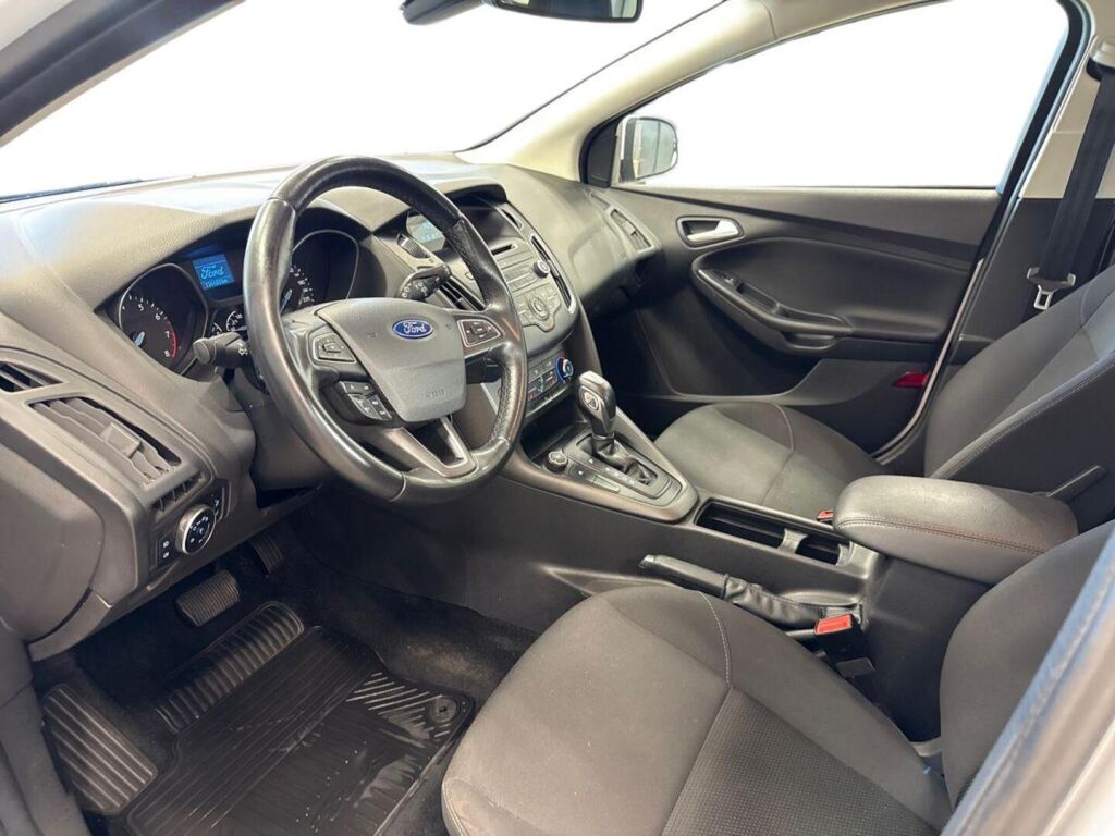 Ford Focus 2016 Valkoinen