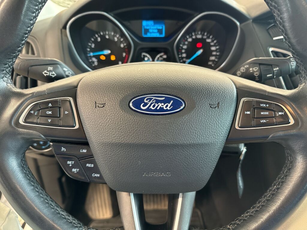 Ford Focus 2016 Valkoinen