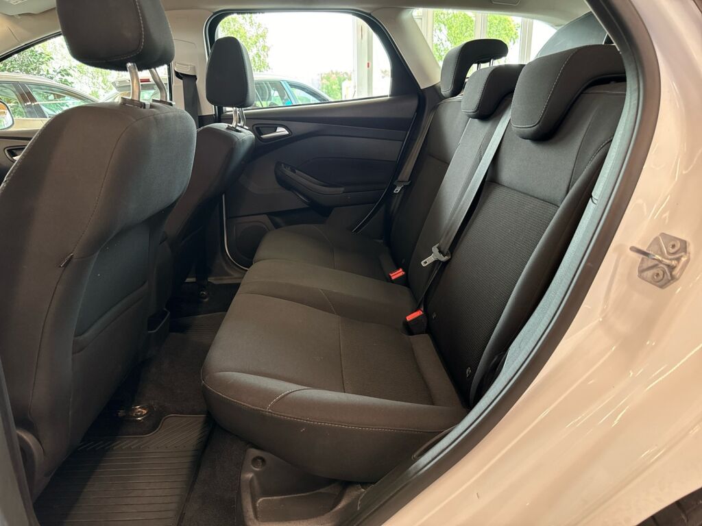 Ford Focus 2016 Valkoinen