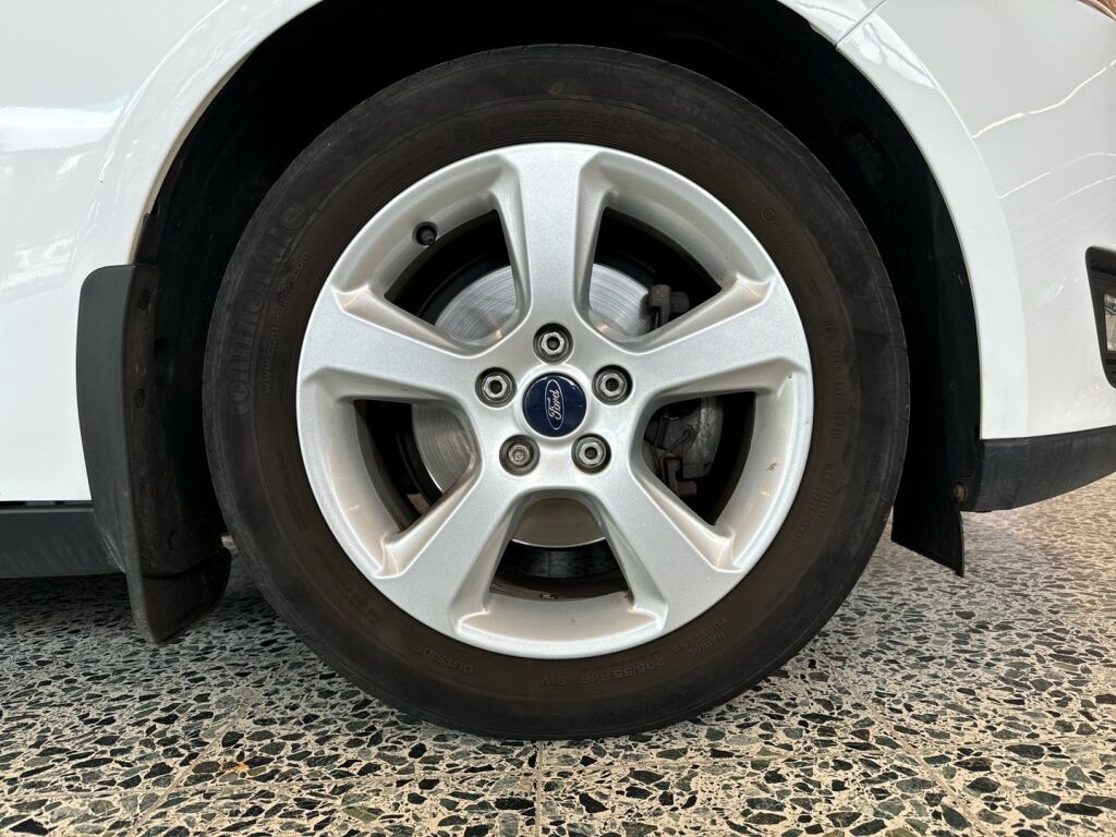 Ford Focus 2016 Valkoinen