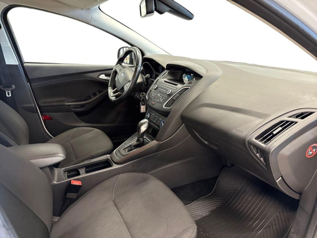 Ford Focus 2016 Valkoinen