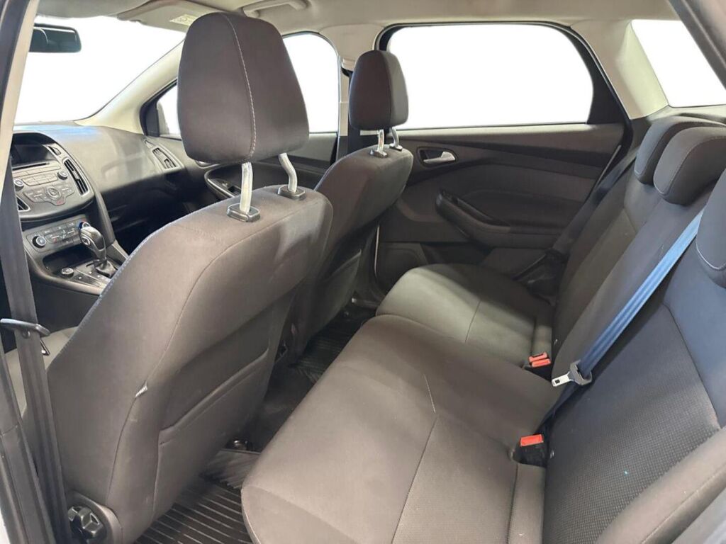 Ford Focus 2016 Valkoinen