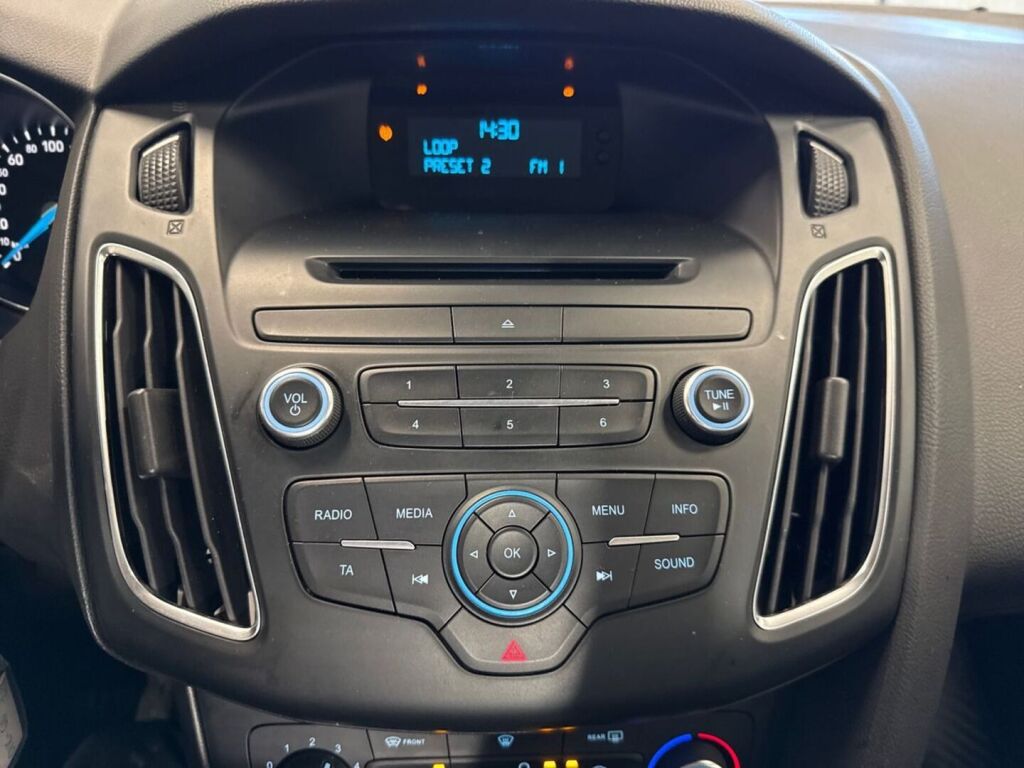 Ford Focus 2016 Valkoinen