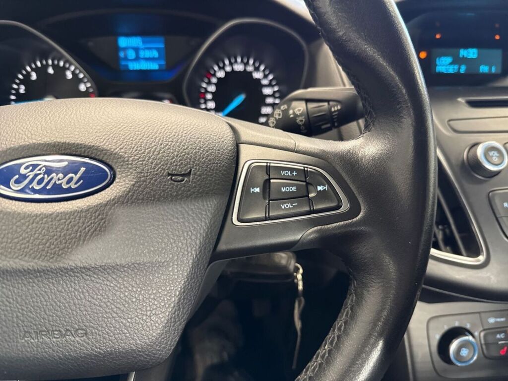 Ford Focus 2016 Valkoinen