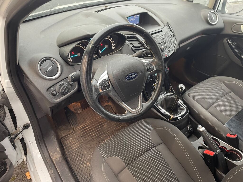 Ford Fiesta 2016 Valkoinen
