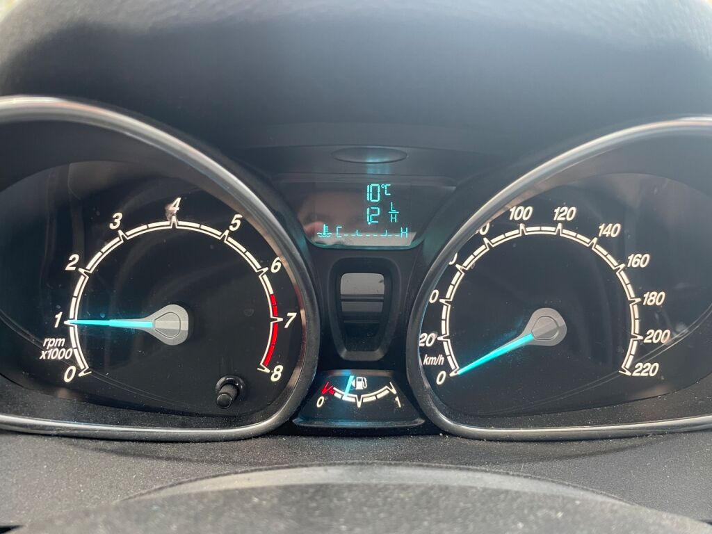 Ford Fiesta 2016 Valkoinen