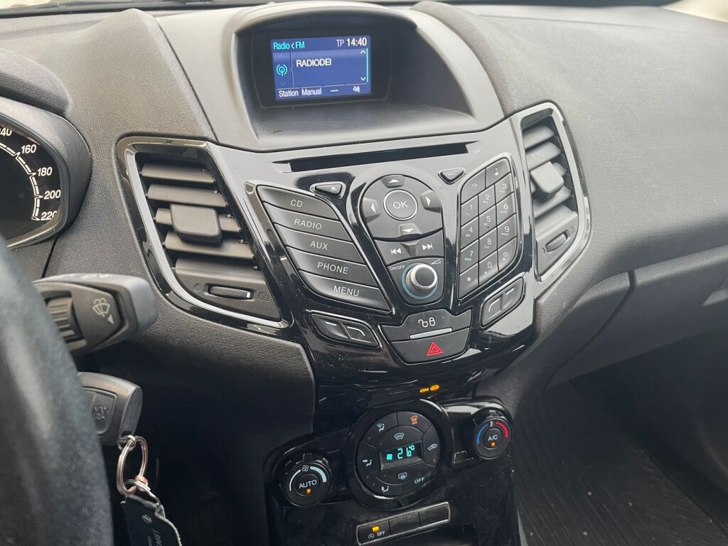 Ford Fiesta 2016 Valkoinen