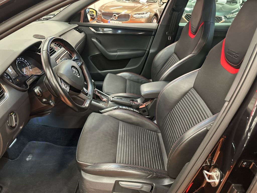 Skoda Octavia 2016 Musta