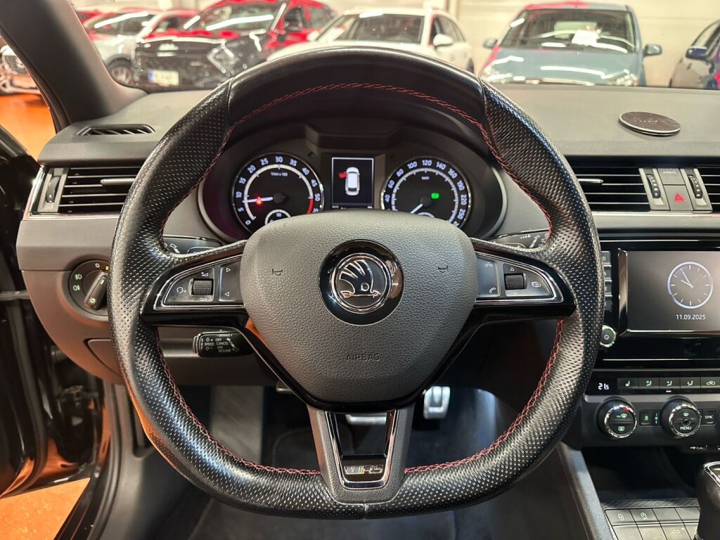 Skoda Octavia 2016 Musta