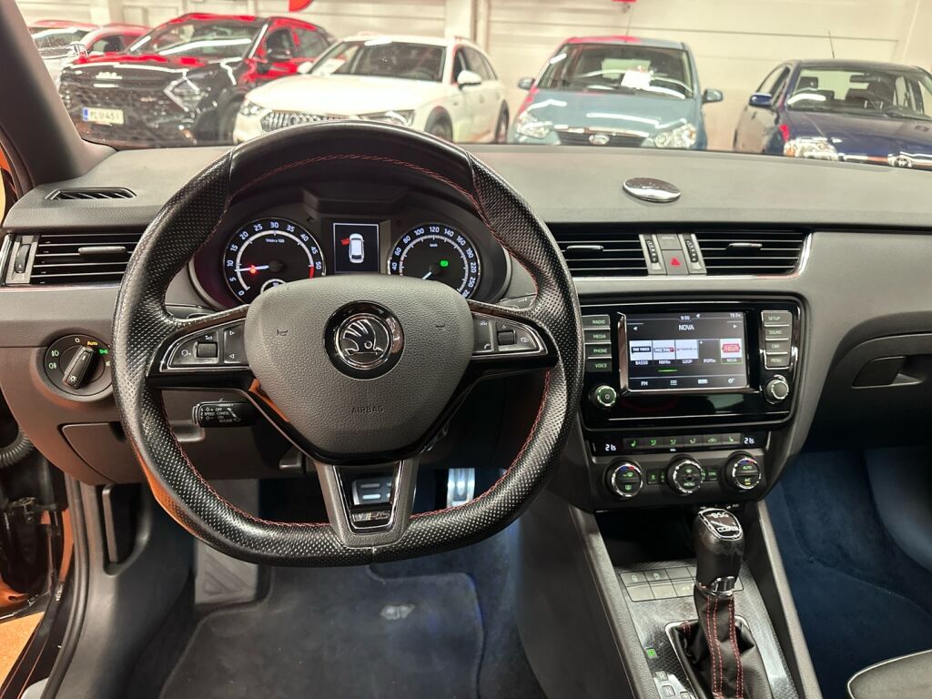 Skoda Octavia 2016 Musta