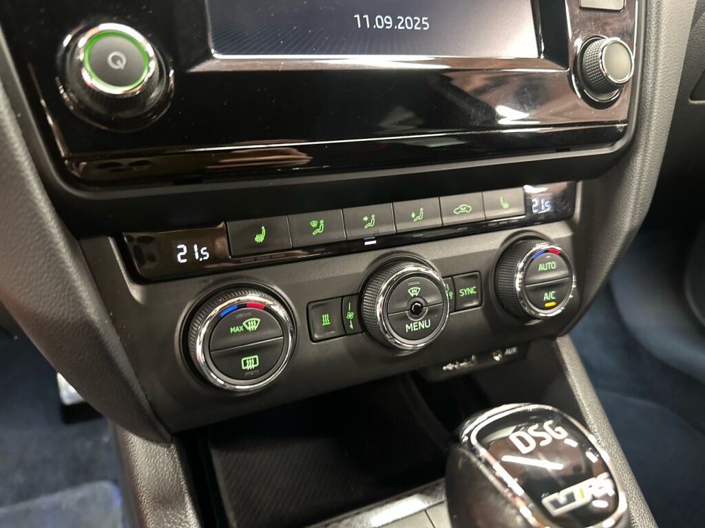 Skoda Octavia 2016 Musta