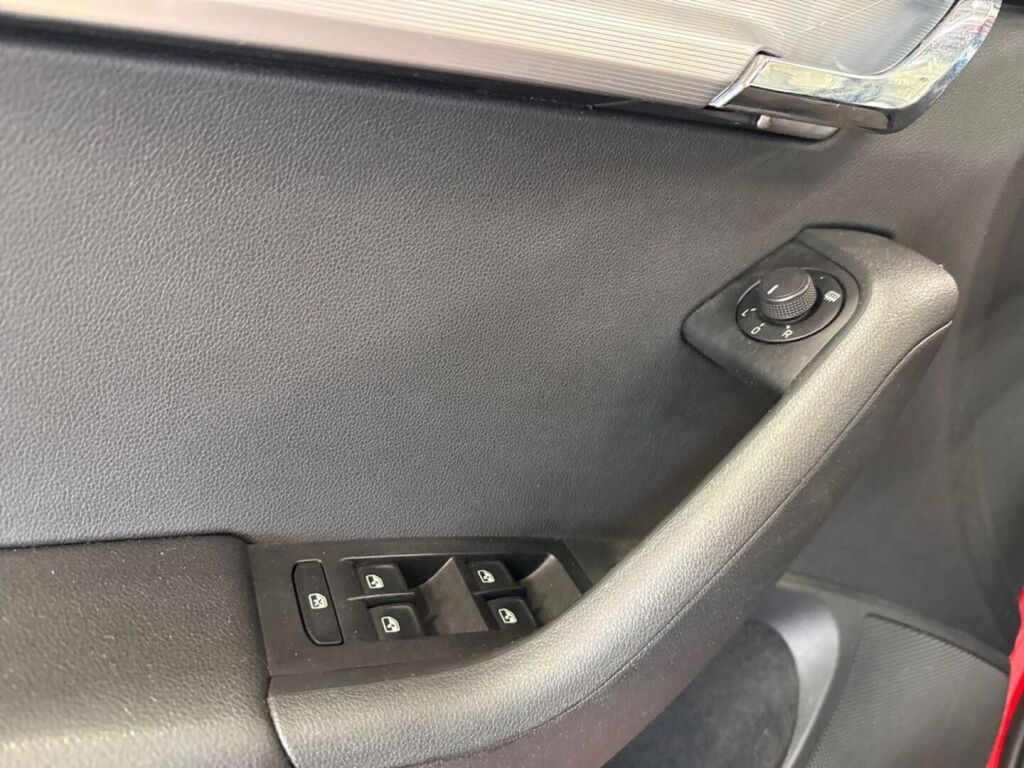 Skoda Octavia 2016 Punainen