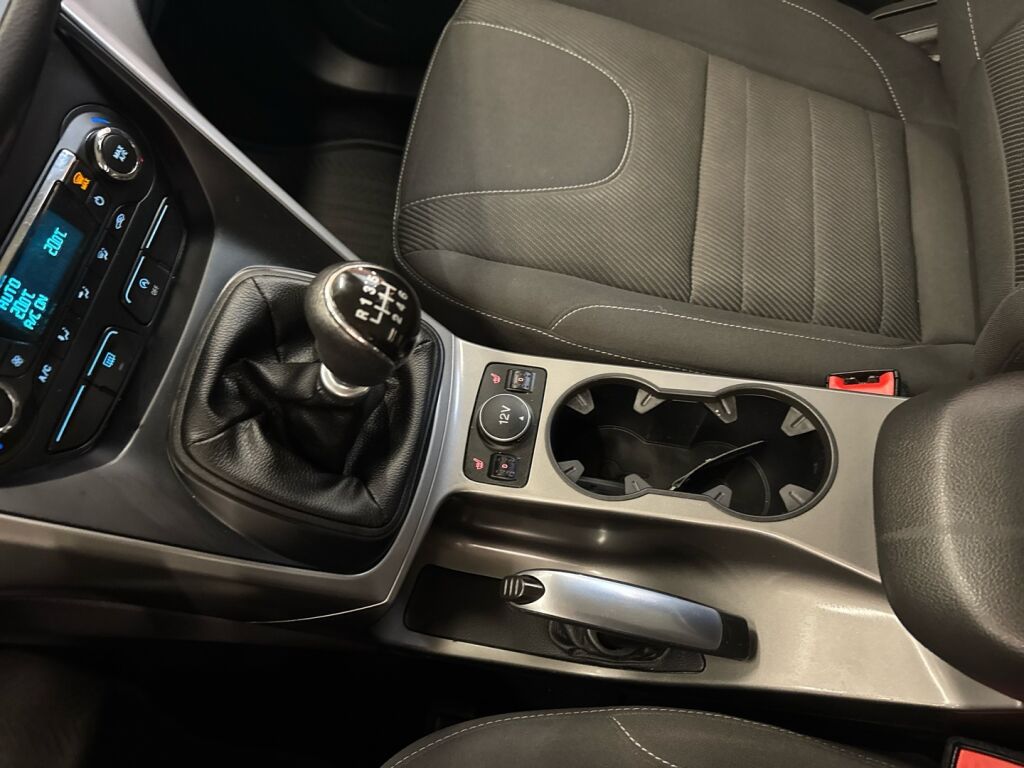 Ford Kuga 2016 Harmaa