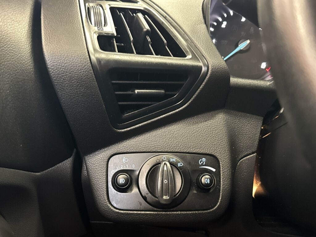 Ford Kuga 2016 Harmaa