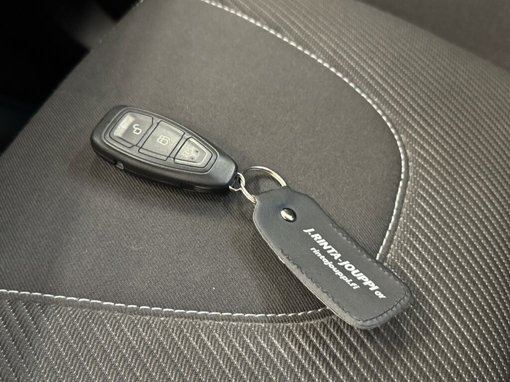 Ford Kuga 2016 Harmaa