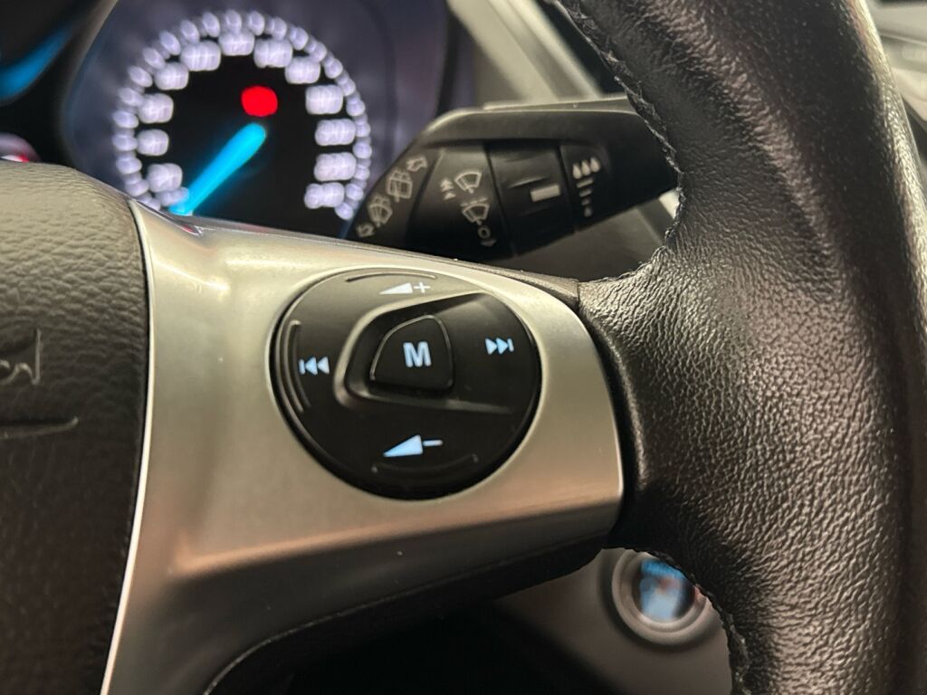 Ford Kuga 2016 Harmaa