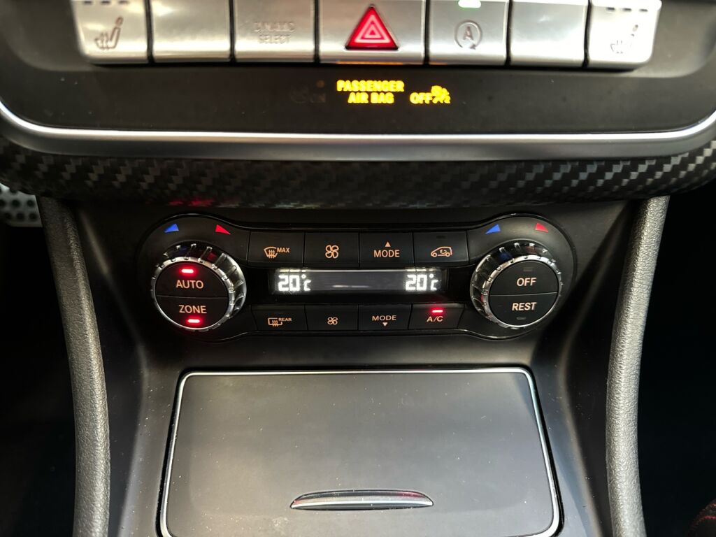 Mercedes-Benz A 2016 Musta