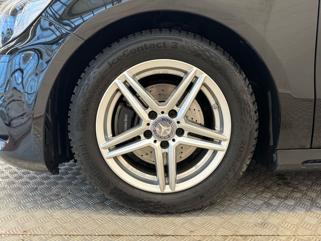 Mercedes-Benz A 2016 Musta