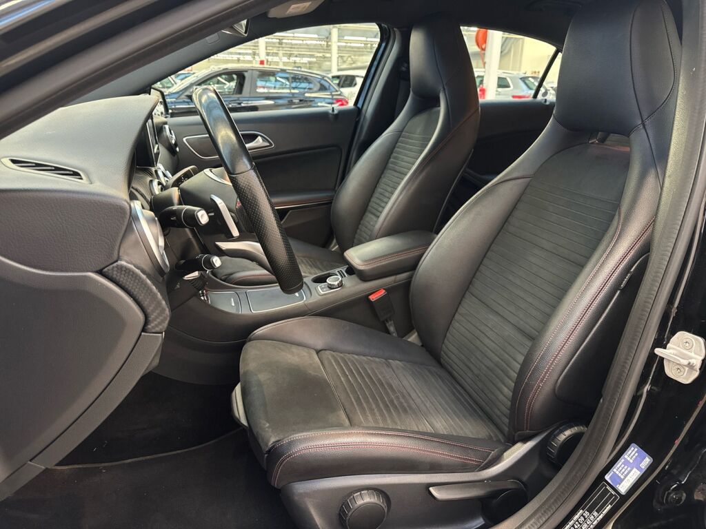 Mercedes-Benz A 2016 Musta