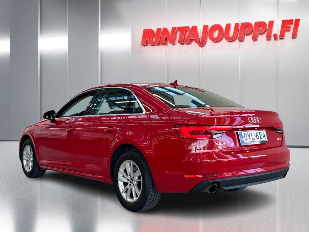 Audi A4 2016 Punainen