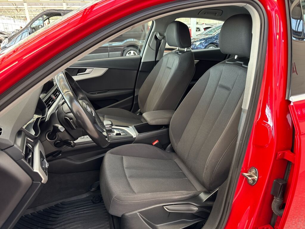 Audi A4 2016 Punainen