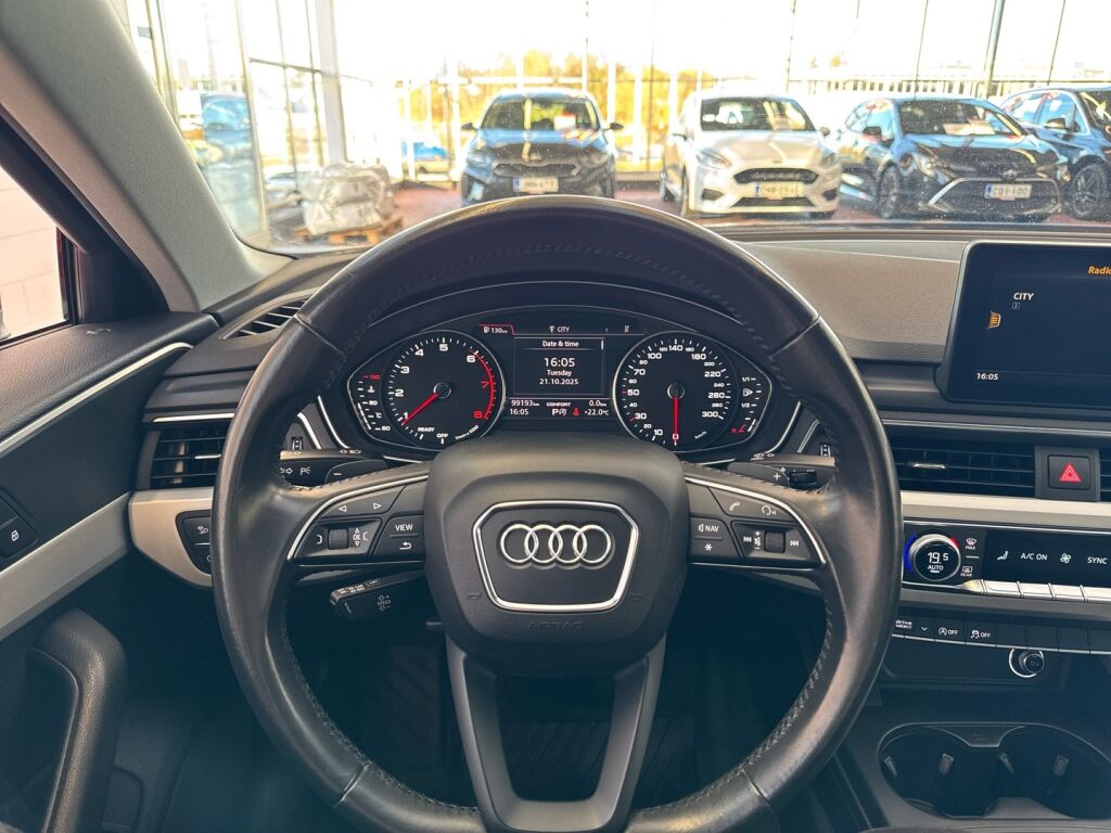 Audi A4 2016 Punainen