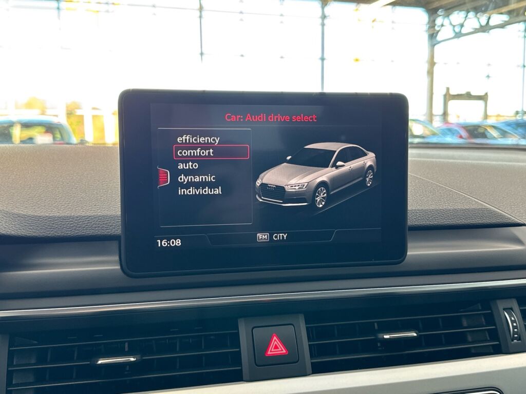 Audi A4 2016 Punainen