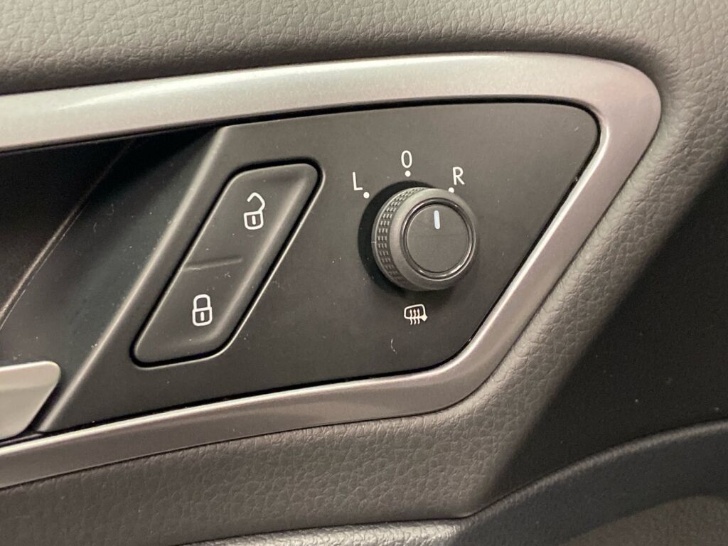 Volkswagen Golf 2016 Valkoinen