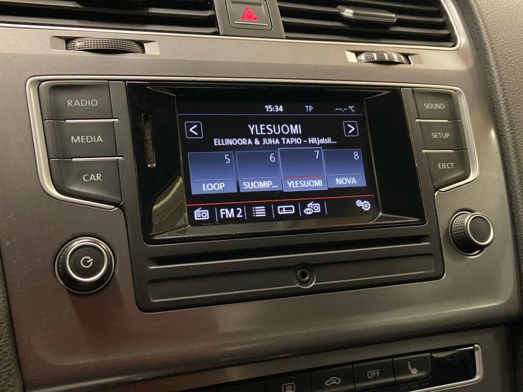 Volkswagen Golf 2016 Valkoinen