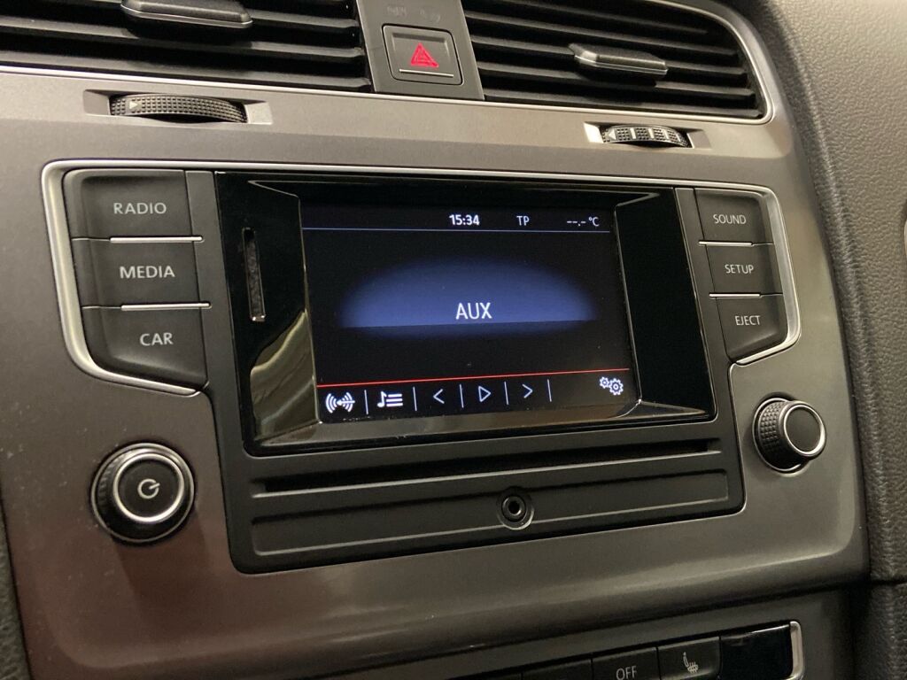 Volkswagen Golf 2016 Valkoinen