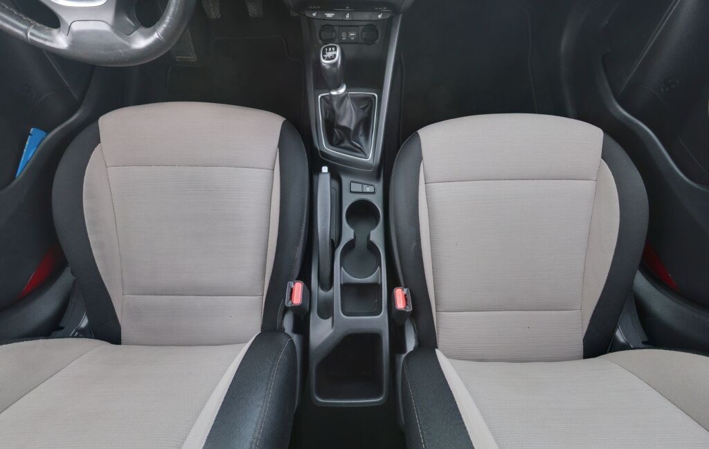 Hyundai i20 5d 2016 Musta