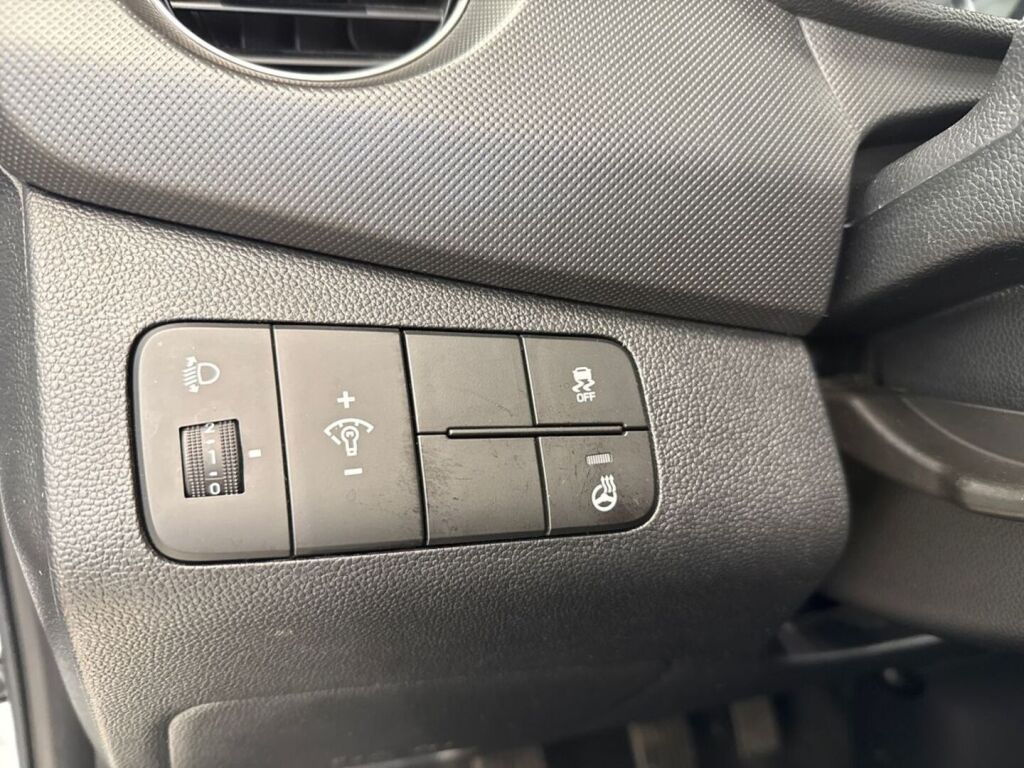 Hyundai i10 2019 Valkoinen