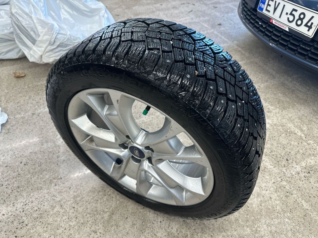 Ford Kuga 2016 Harmaa
